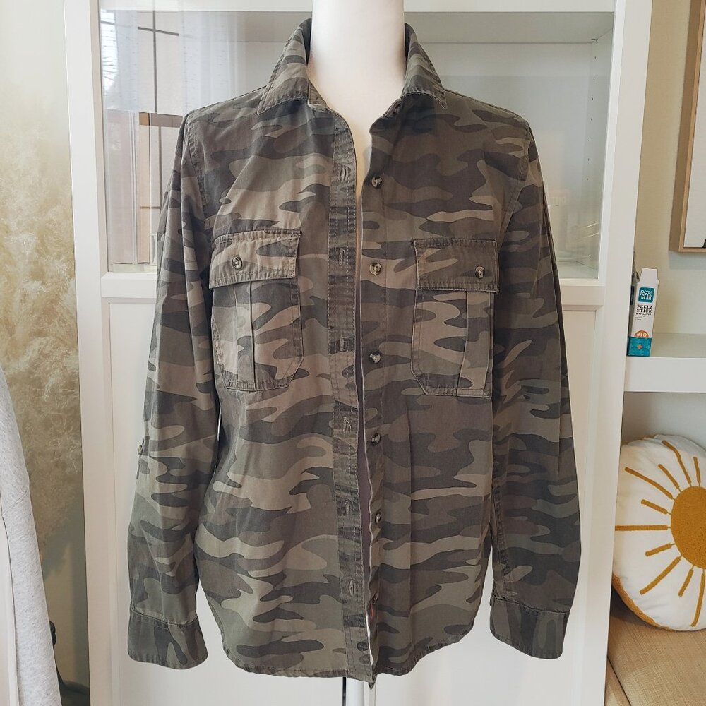 FOREVER21 Utility Camouflage Button Down Shirt Jacket Shacket - Size Medium